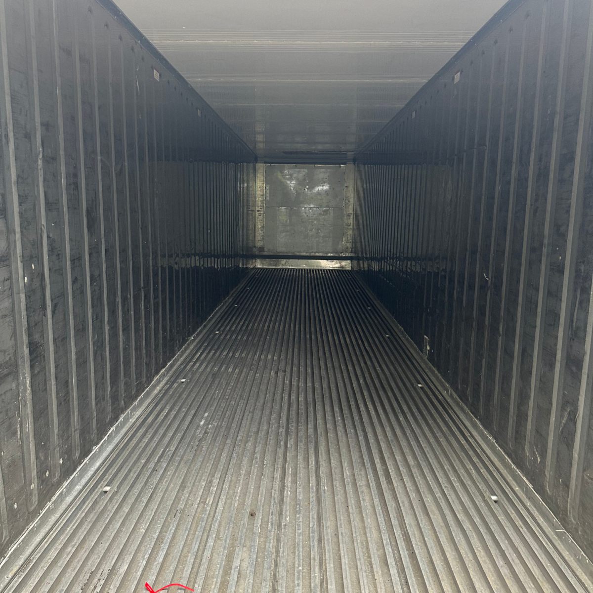 interieur metalen wanden reefer container