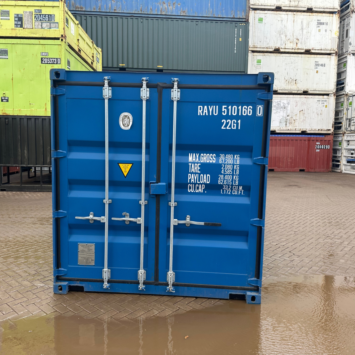 achteraanzicht blauwe 20ft container