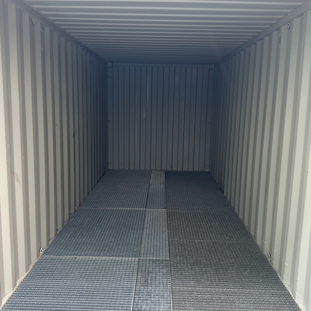 interieur 20ft container metalen wanden